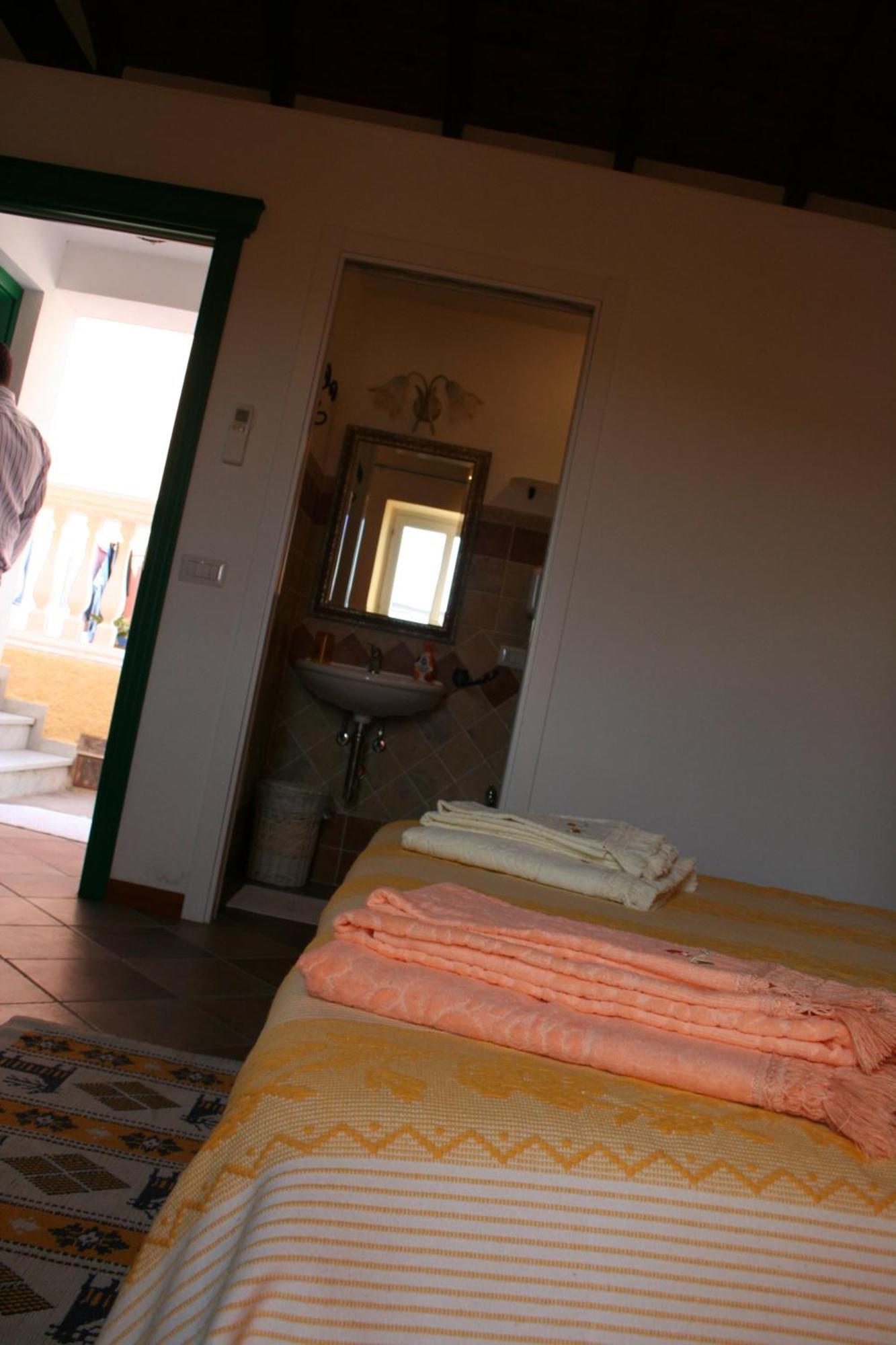 B&B Guest House Il Porto Vecchio Stintino Værelse billede